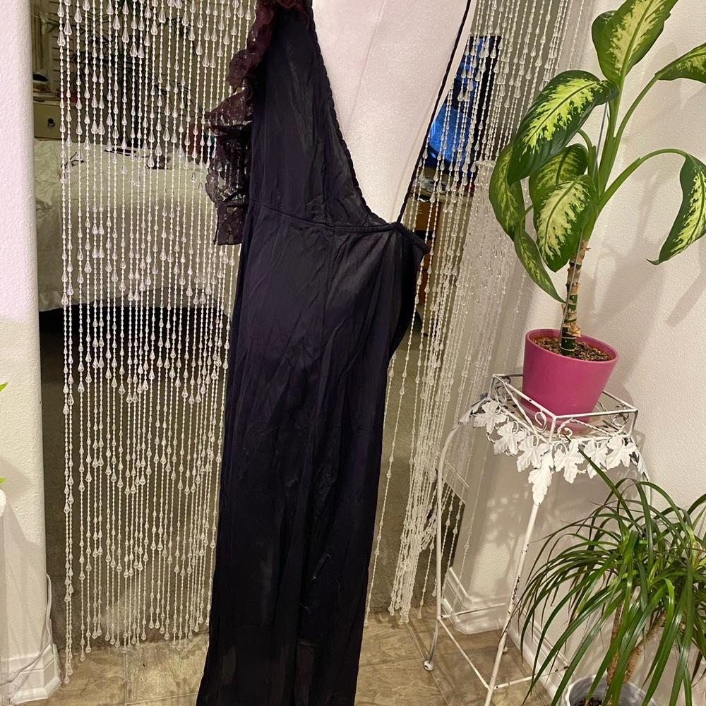 VINTAGE LONG NIGHTGOWN - Picture 2 of 11